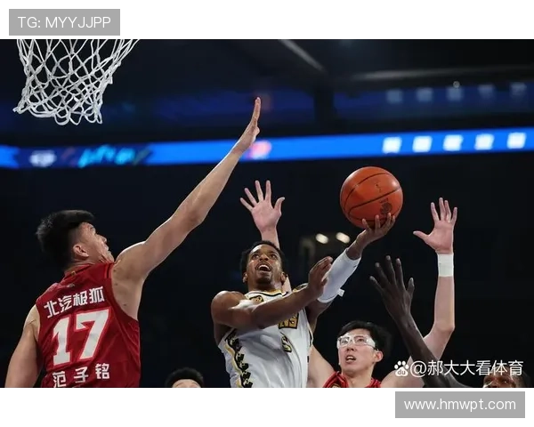 中国男篮逆转胜日本晋级亚锦赛决赛 王哲林带伤出战展现硬汉精神 中国男篮逆转胜日本晋级亚锦赛决赛 王哲林带伤出战展现硬汉精神