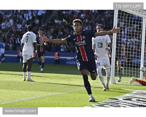 法甲2020至2021赛季最新积分榜分析 巴黎圣日耳曼领跑争冠形势严峻 法甲2020至2021赛季最新积分榜分析 巴黎圣日耳曼领跑争冠形势严峻