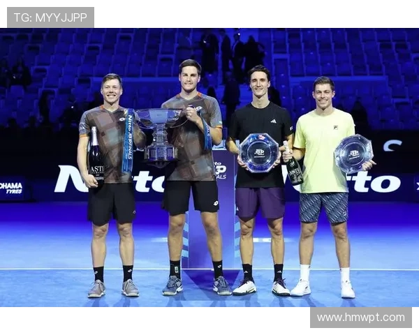 全球网球大师赛精彩开赛 明星选手争夺年度最高荣誉