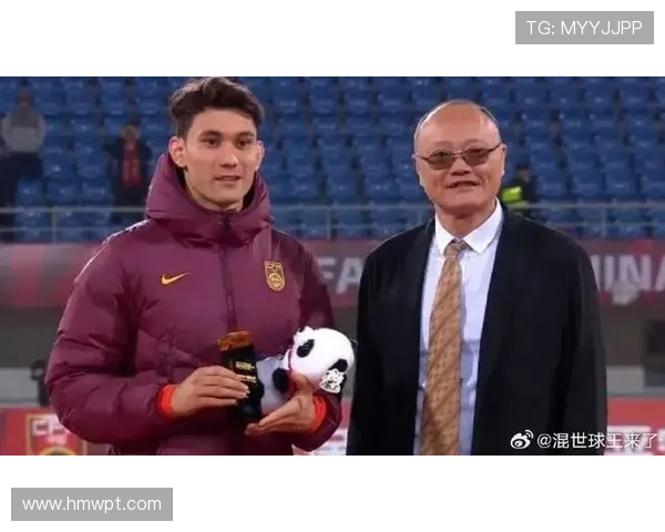 国家队备战世界杯预选赛核心球员回归主帅强调攻防平衡提升整体表现 国家队备战世界杯预选赛核心球员回归主帅强调攻防平衡提升整体表现