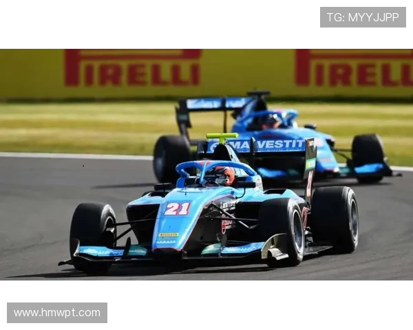 新赛季F1车队技术全面革新引发全球赛车界新一轮激烈竞争热潮高涨