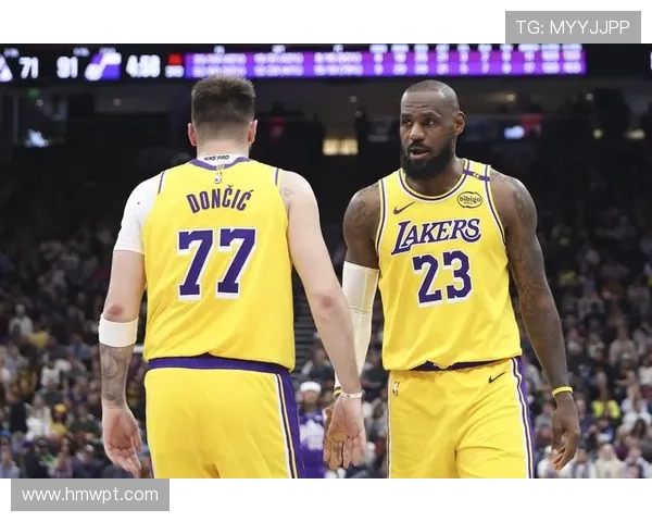 湖人迎战勇士精彩对决 詹姆斯状态回暖浓眉伤势恢复成为焦点